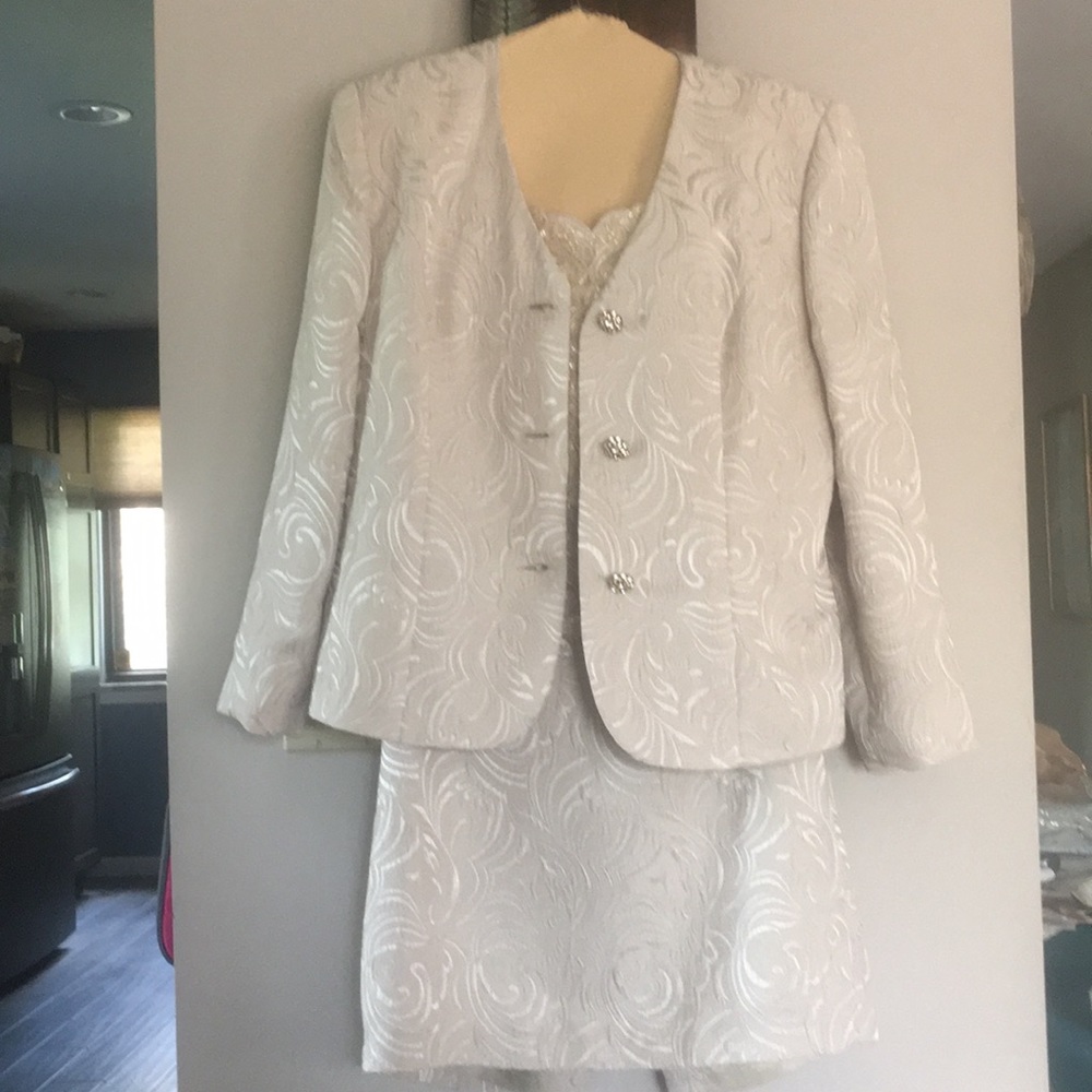 Elegant 3 piece suit